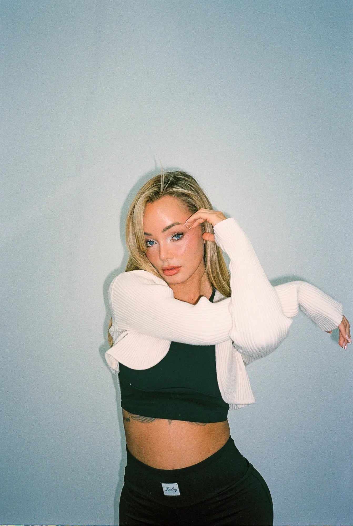 Feminine light bolero dame klær, Laley designet av Sophie Elise