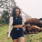 Laley yoga shorts, feminine klær skapt av Sophie Elise