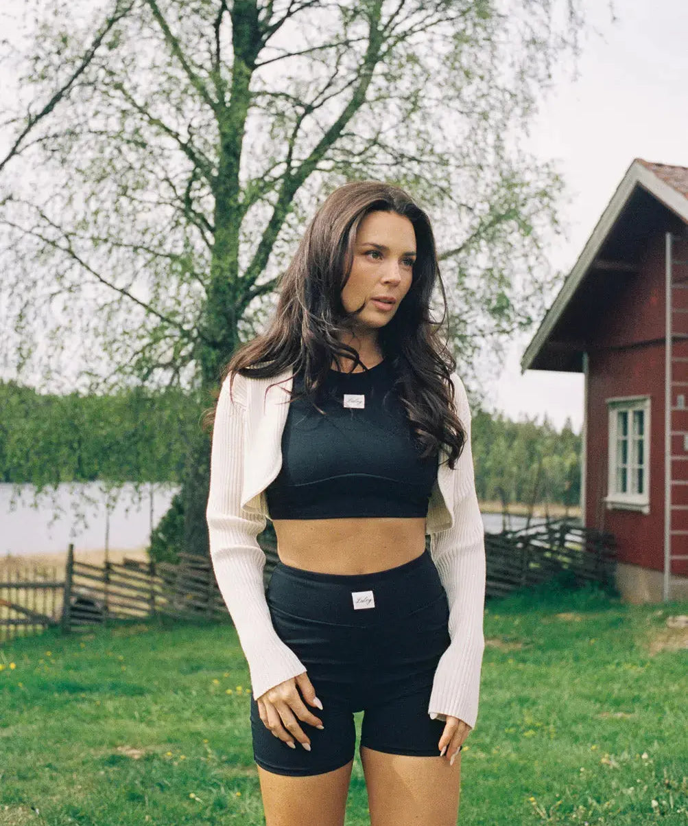 Feminine yoga shorts dame klær, Laley av Sophie Elise