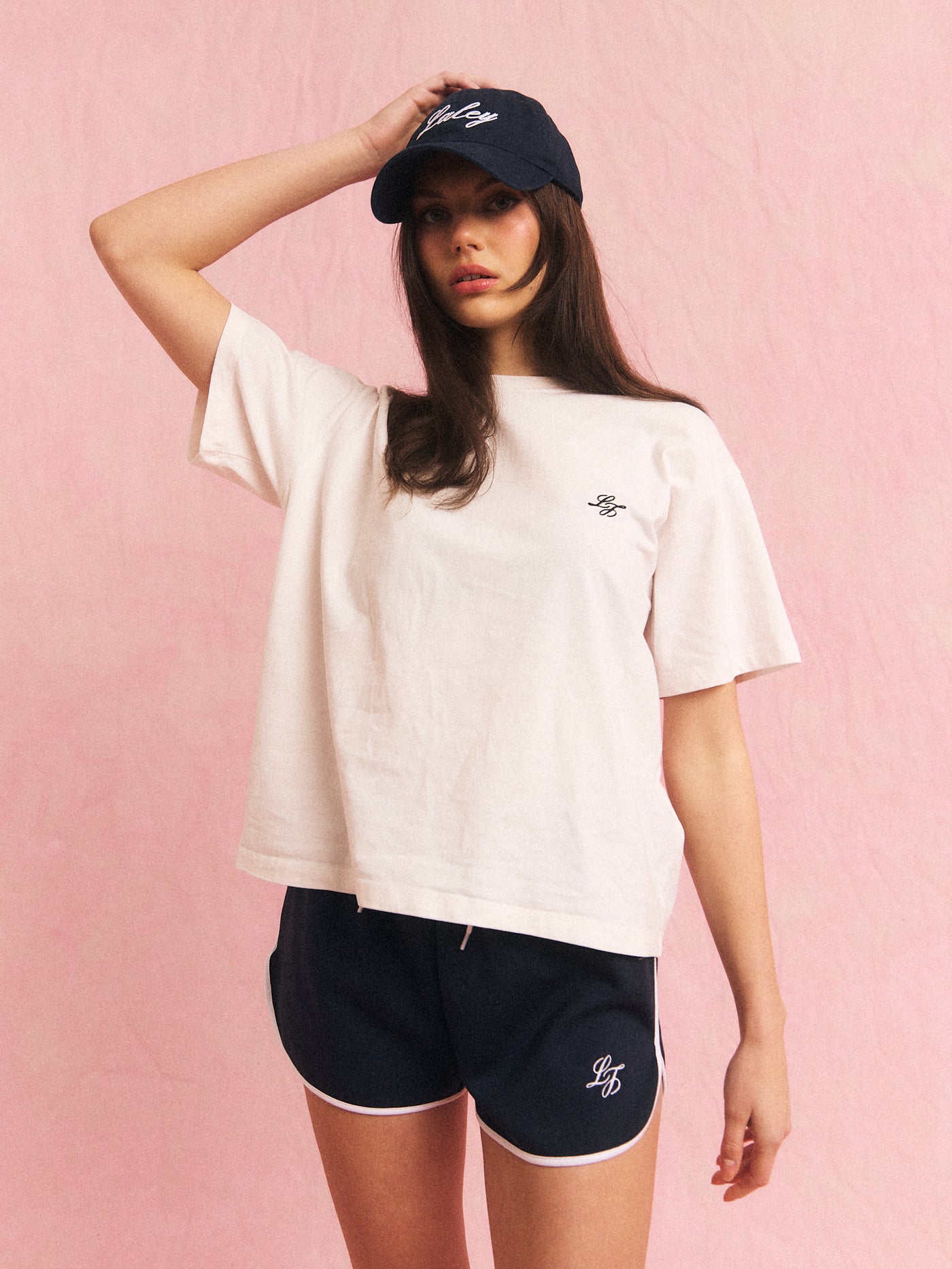 Boyfriend monogram t-skjorte i hvit