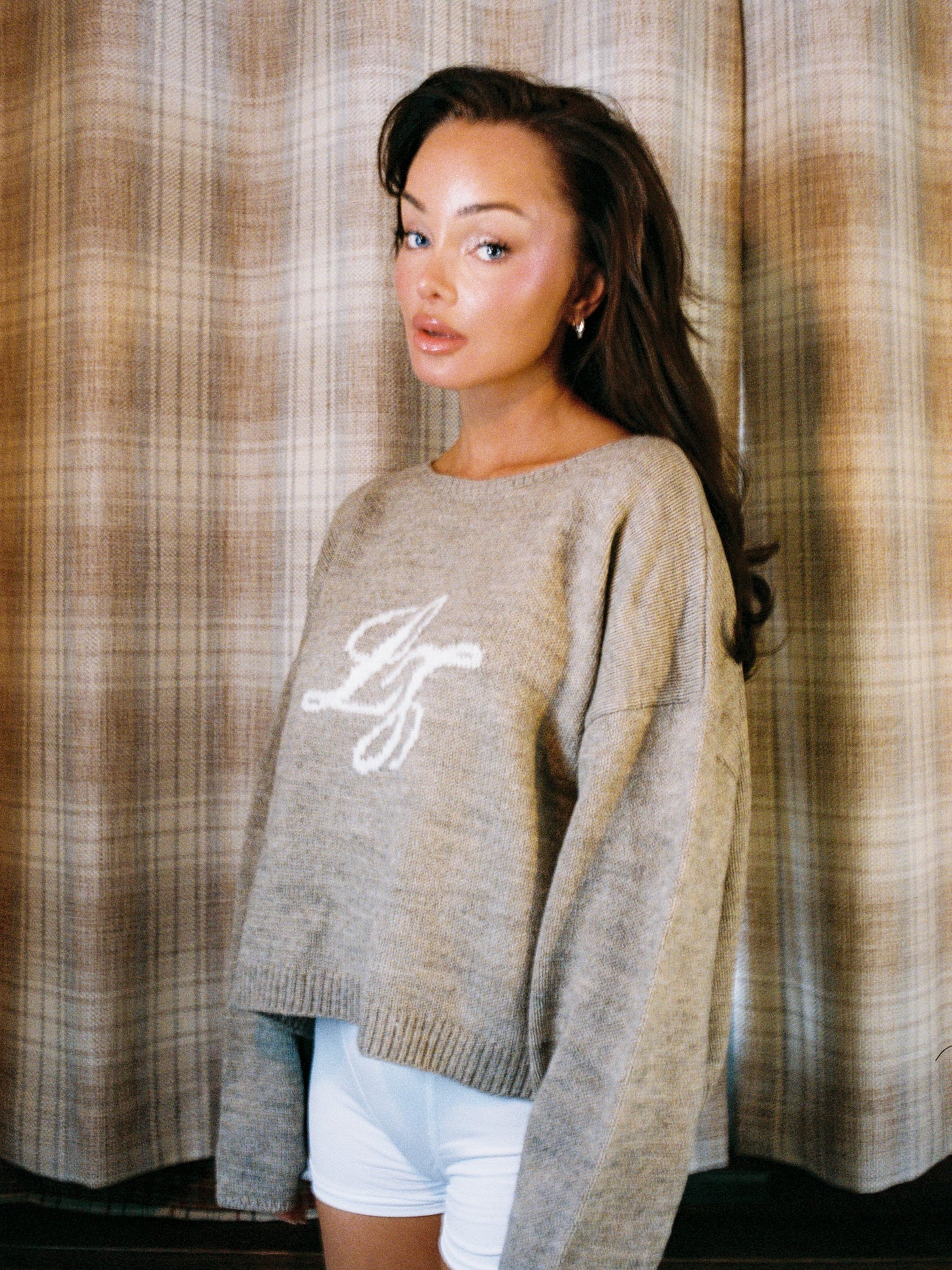 Monogram strikkegenser
